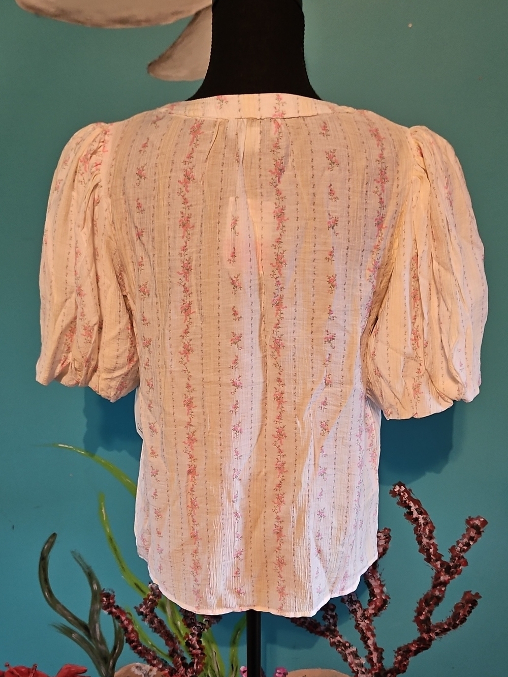 CeCe Pale Pink Floral Split V Puff Sleeve Blouse - Picture 3 of 5